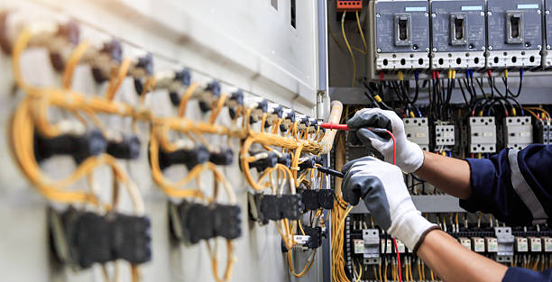 Professional Electrician technician working in Los Ranchos de Albuquerque, NM